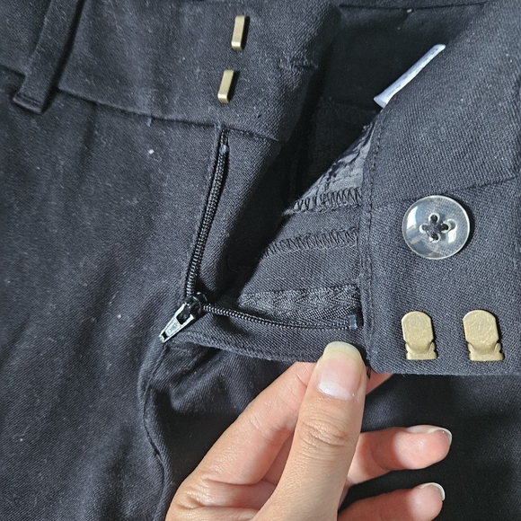 OLD NAVY Mid Rise Pixie Pants Black Cotton Blend Size 0 PETITE SHORT BNWOT - Picture 6 of 8